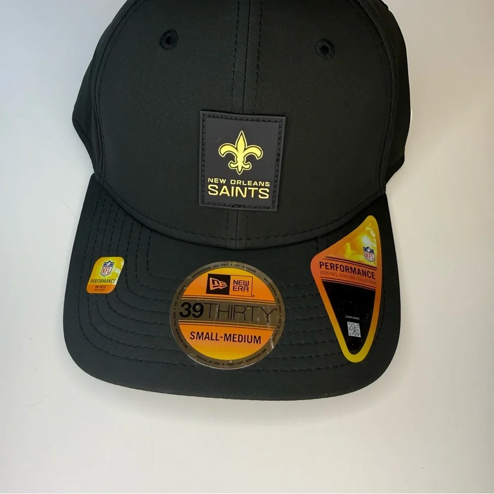 New Era 2025‎ Sideline Hot Weather Saints 39THIRTY Stretch Fit Hat S/M NFL NWT